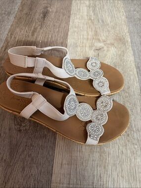 Skechers Women's White Beaded T-Strap Comfort Sandals